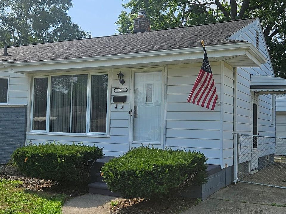1st image of 960 Radcliff St