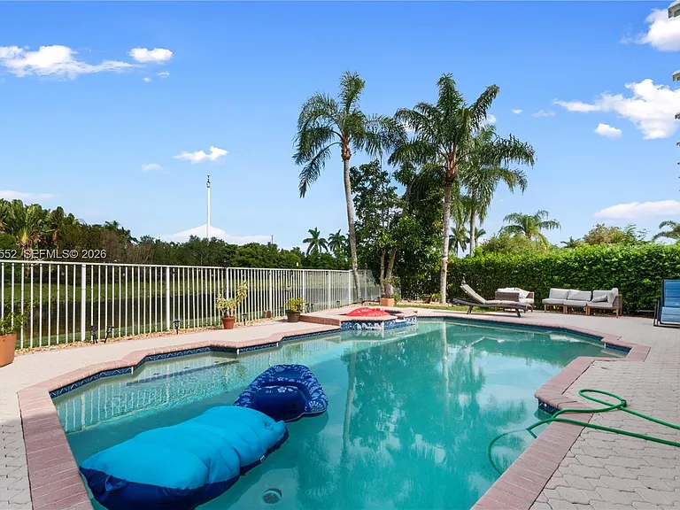 1095 Chenille Cir — Photo 28