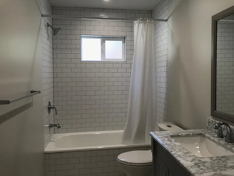377 Huntley Dr — Photo 13
