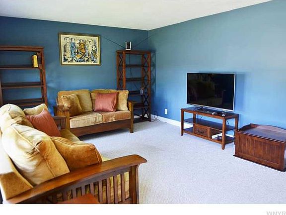 3rd image of 614 Lake Ave
