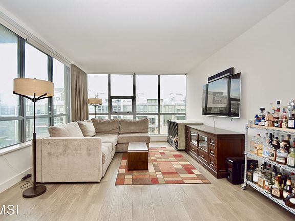 2nd image of 420 Mission Bay Blvd N Unit 605