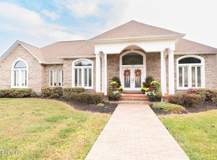 176 Fincastle Dr, La Follette, TN 37766