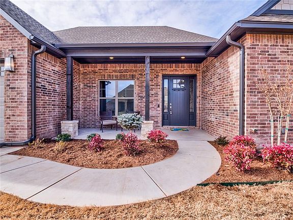 3rd image of 15913 Dayflower Ln