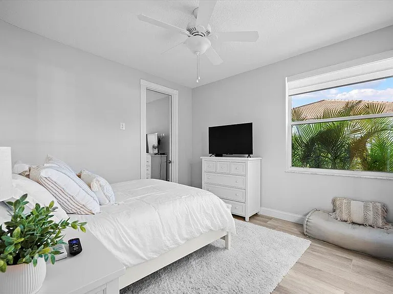 7557 Preserve Dr — Photo 23