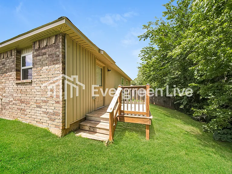 1850 Bliss Cir — Photo 16