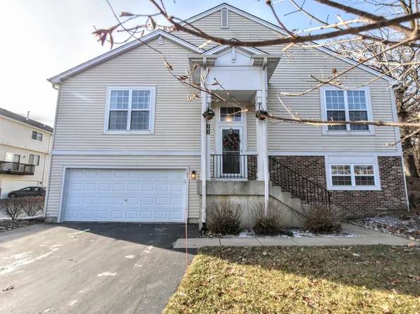101 Terra Springs Dr, Volo, IL 60020