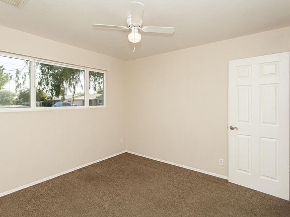 3rd image of 1020 N 72nd Pl