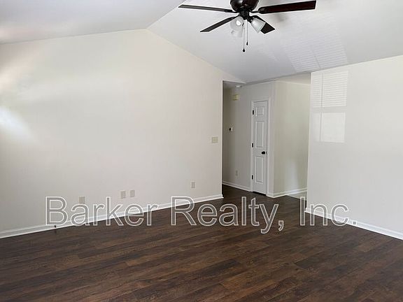 3rd image of 704 Southampton Dr