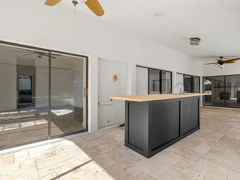 375 N Highview Ave — Photo 46