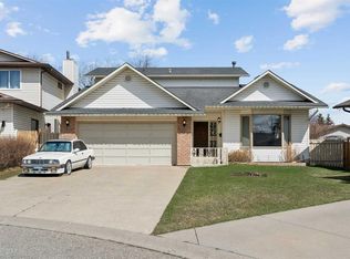 40 S Scenic Pl NW, Calgary, AB T3L1A5