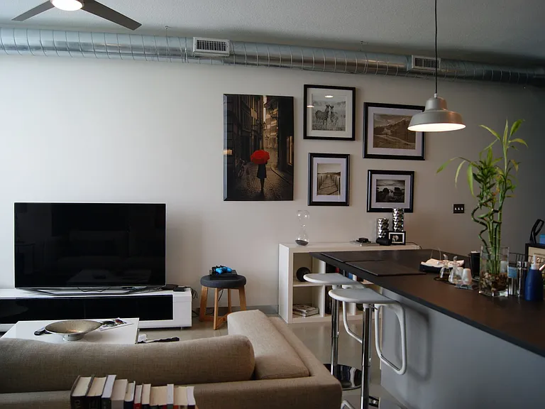 300 State St — Photo 2