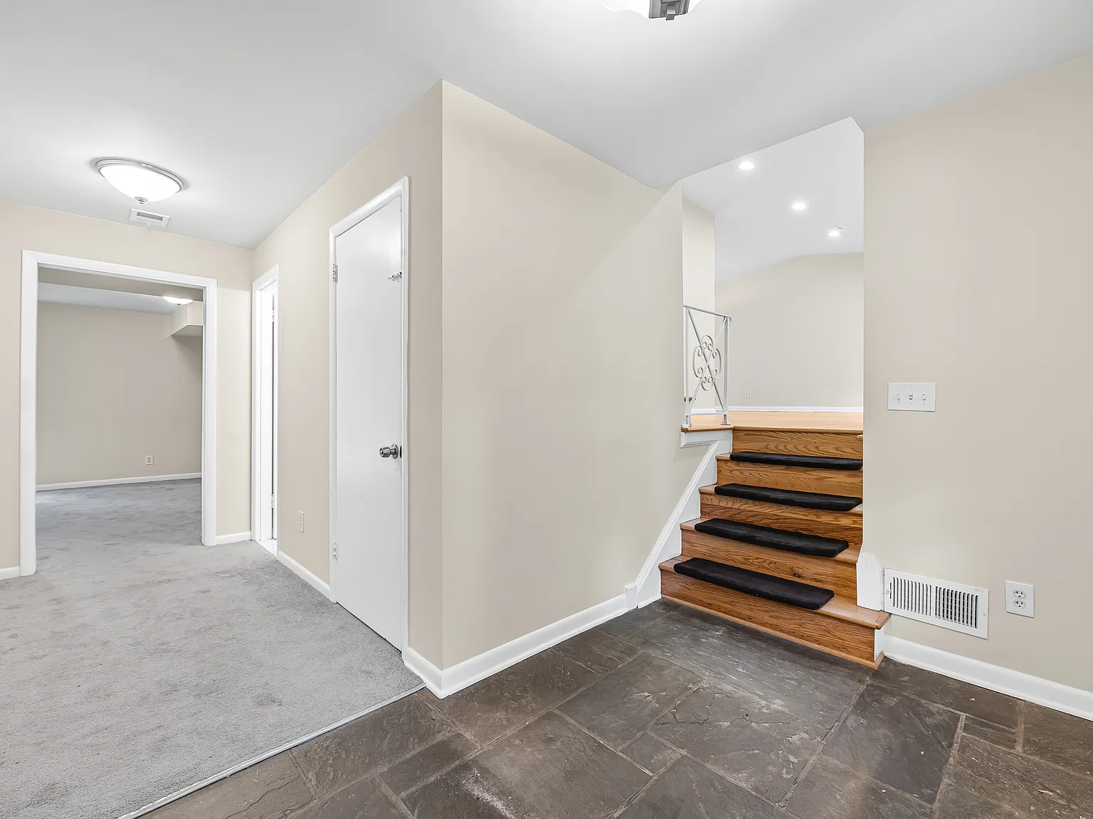 4 bed, 2118 sqft, $5,500 — Photo 2
