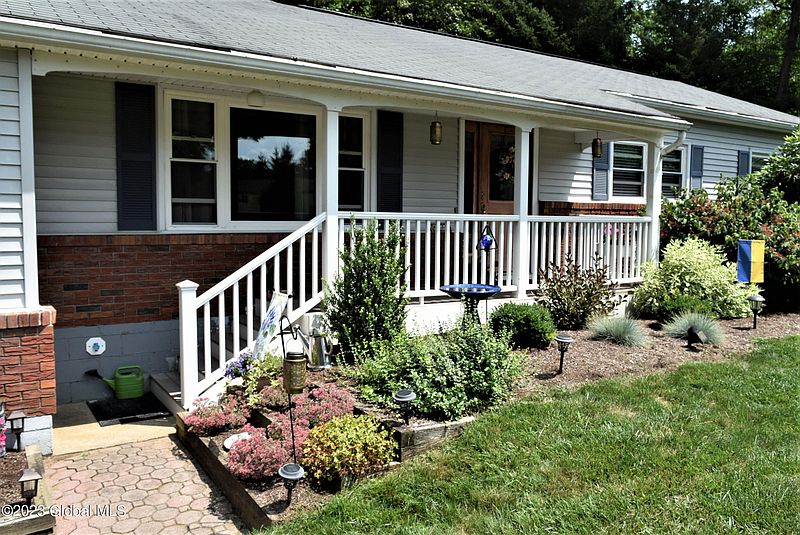 2nd image of 16 Payne Court