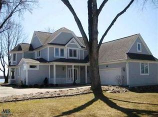 111 Interlochen Dr, Algonac, MI