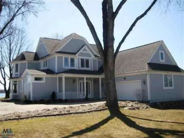 111 Interlochen Dr, Algonac, MI 48001