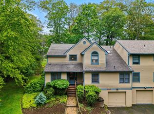 606 Buck Cir, Buck Hill Falls, PA 18323