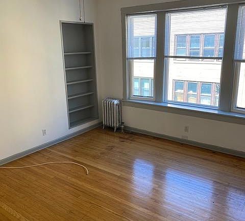 4th image of 5042 N Glenwood Ave #2