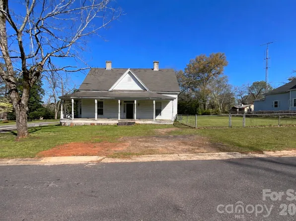 416 W Liberty St, Winnsboro, SC 29180