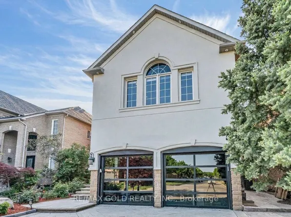 2293 Woodcrest Dr, Oakville, ON L6M 4C5