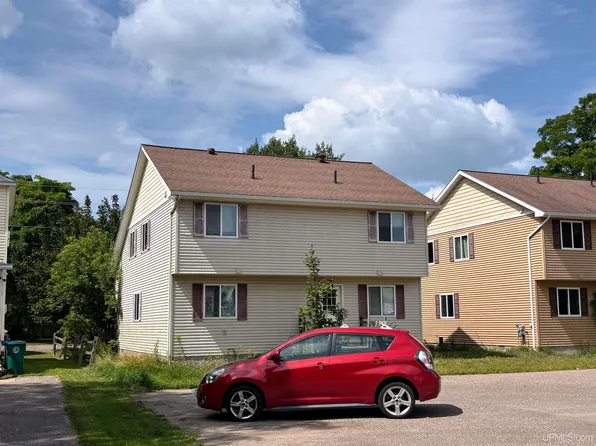 2210 Longyear Ave, Marquette, MI 49855