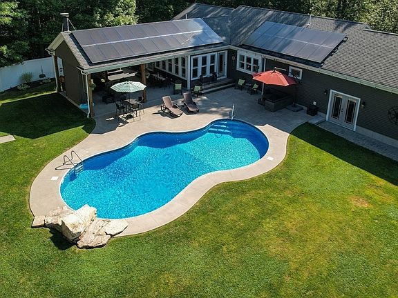 2nd image of 6 Cahoons Ln