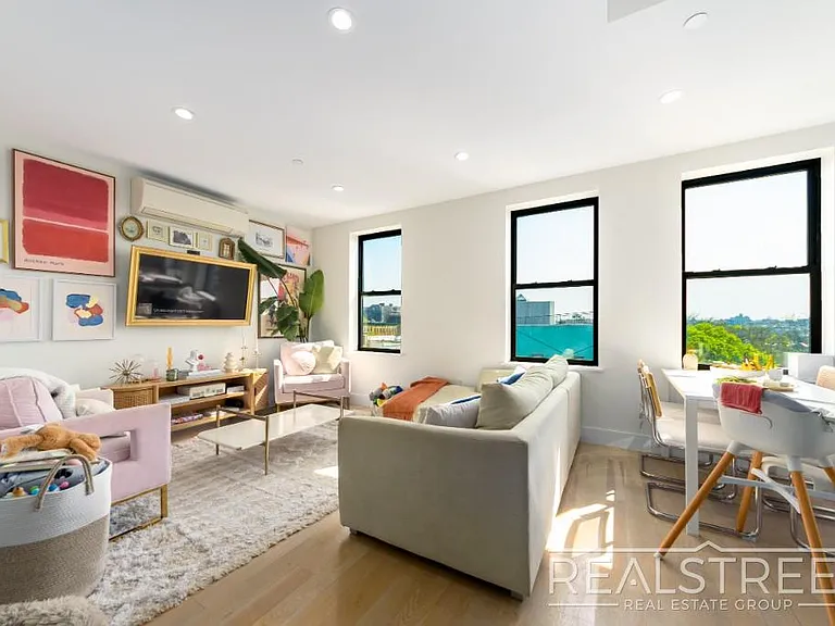 645 Knickerbocker Ave #4 — Photo 1