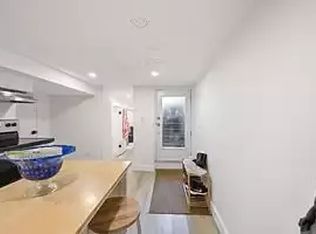 212 Shaw St, Toronto, ON M6J2W8