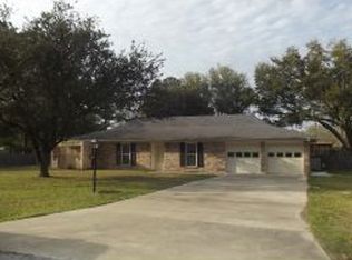 945 Schofield Dr, Bridge City, TX 77611