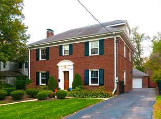 556 Winnetka Ave, Winnetka, IL 60093