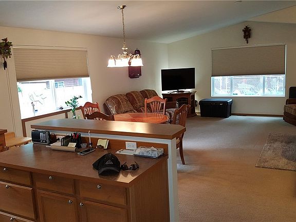 5th image of 11610 83rd Ave SW
