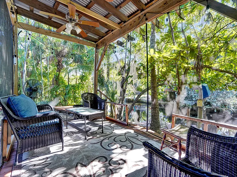 720 SW 11th Ct — Photo 21