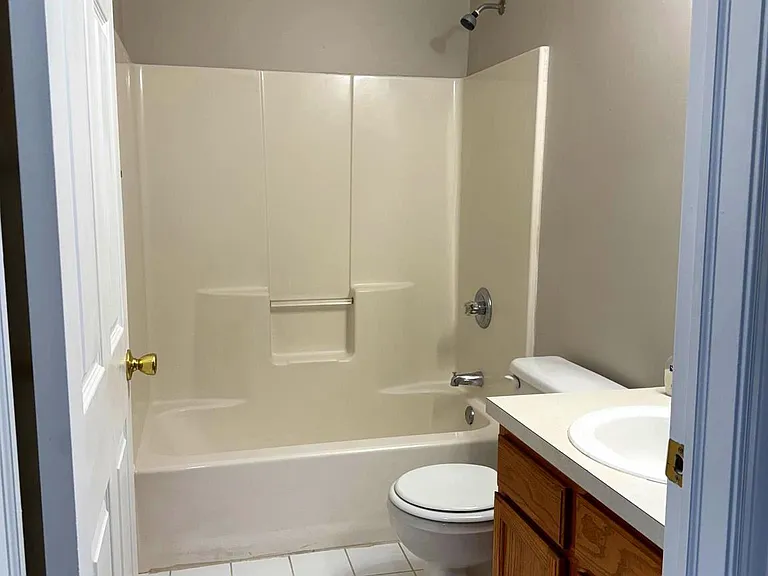 30 Amesbury Ct — Photo 13