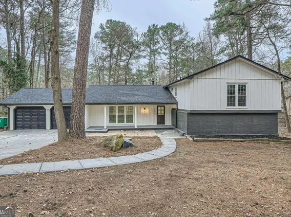 6523 Walden Pond Rd, Stone Mountain, GA 30087