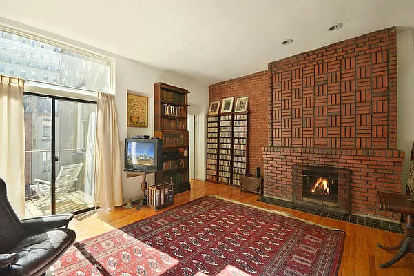 Sold by Compass | media 2