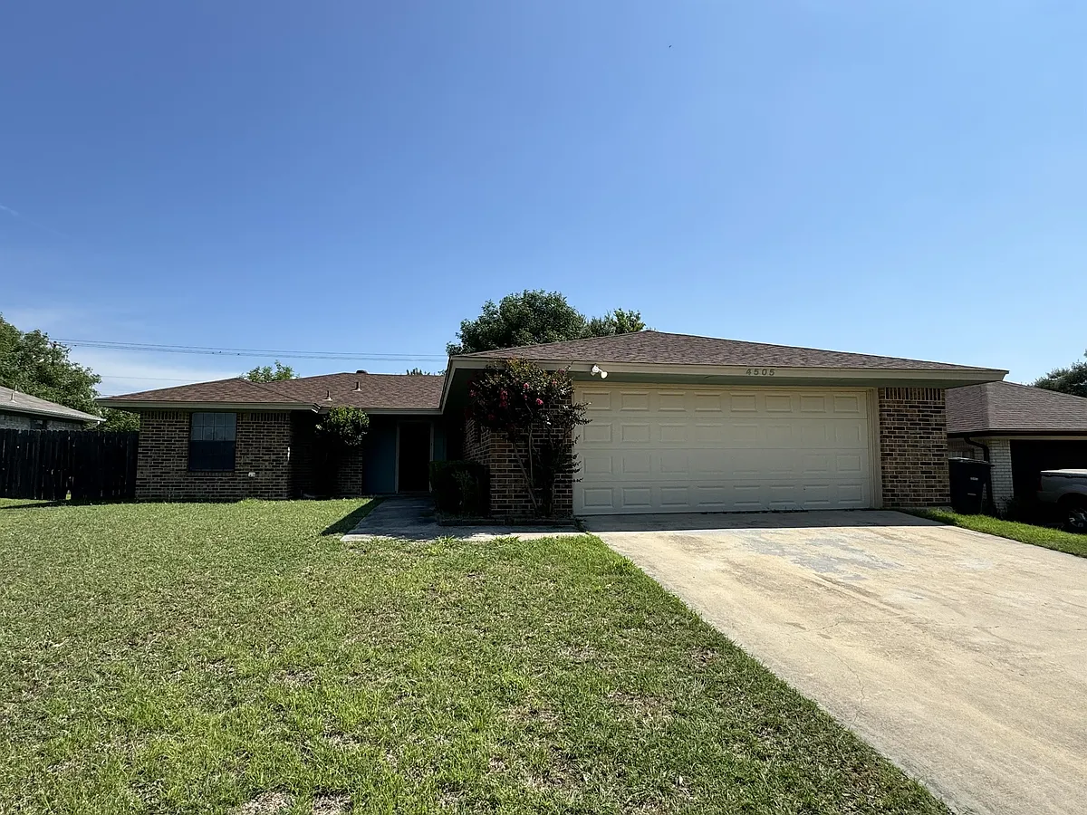 Building Photo - 4505 River Oaks Dr