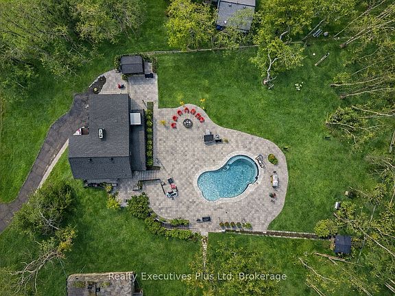 5th image of 24 Birch Grove Dr