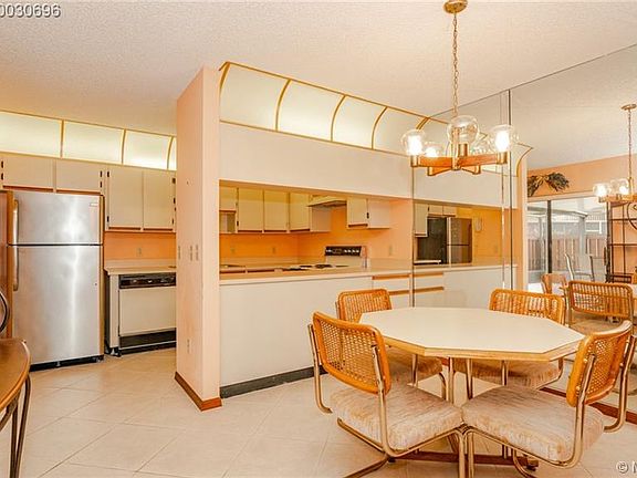 5th image of 3201 SE Guenevere Ln #A