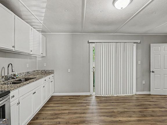 3rd image of 32 Westgate Park Ln