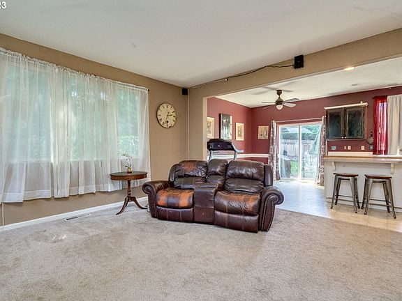 2nd image of 10802 NE 53rd Ct