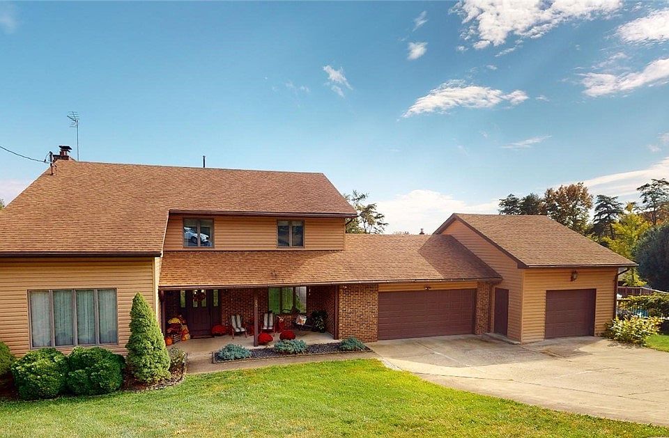 1st image of 93 Brambury Ct