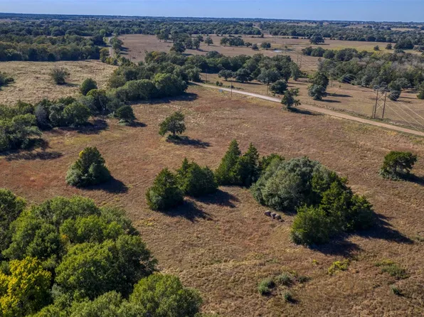 5 Greenvine Rd, Brenham, TX 77833