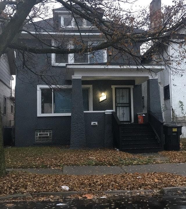 2nd image of 1545 W Philadelphia St