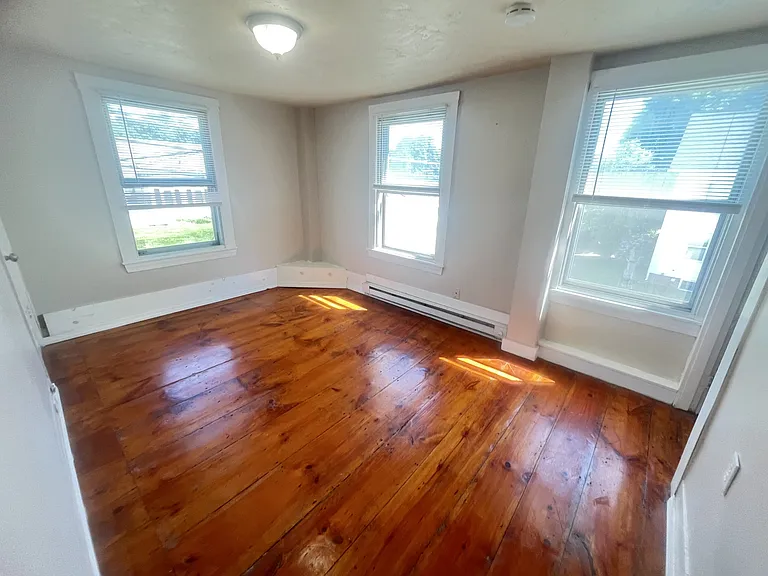 347 Main St #4 — Photo 5