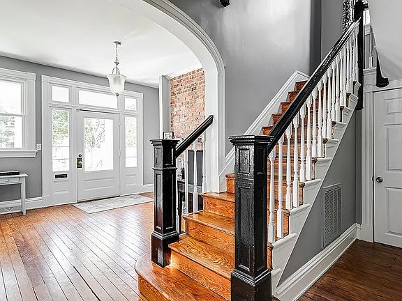5th image of 209 W Home St