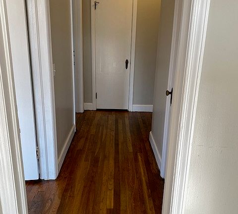 3rd image of 411 Durden St