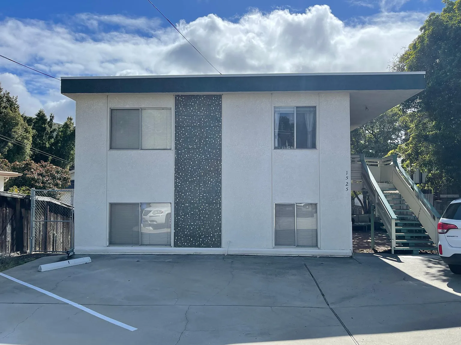 2 bed, 720 sqft, $2,600 — Photo 1