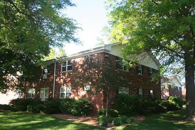 1st image of 33 Briar St APT 19