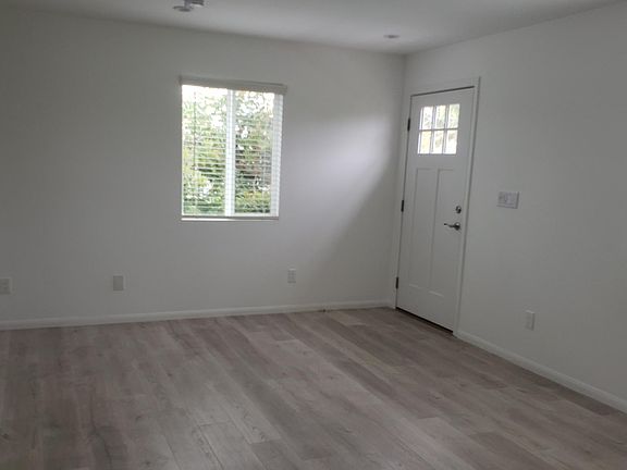 entrance and living/dining room