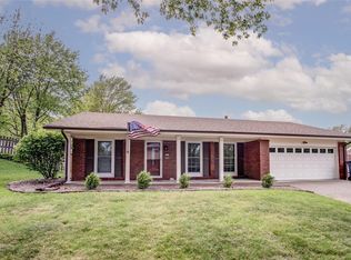 4910 Paris Dr, Godfrey, IL