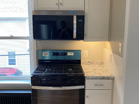 4th image of 140 1st Ave #2